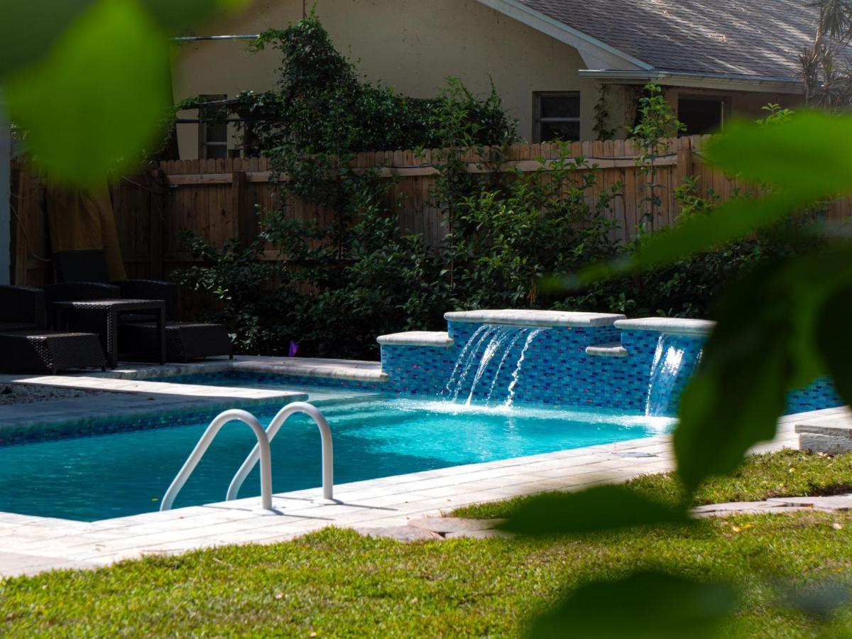4 Bedroom Clearwater Vacation Home With Amazing Backyard מראה חיצוני תמונה
