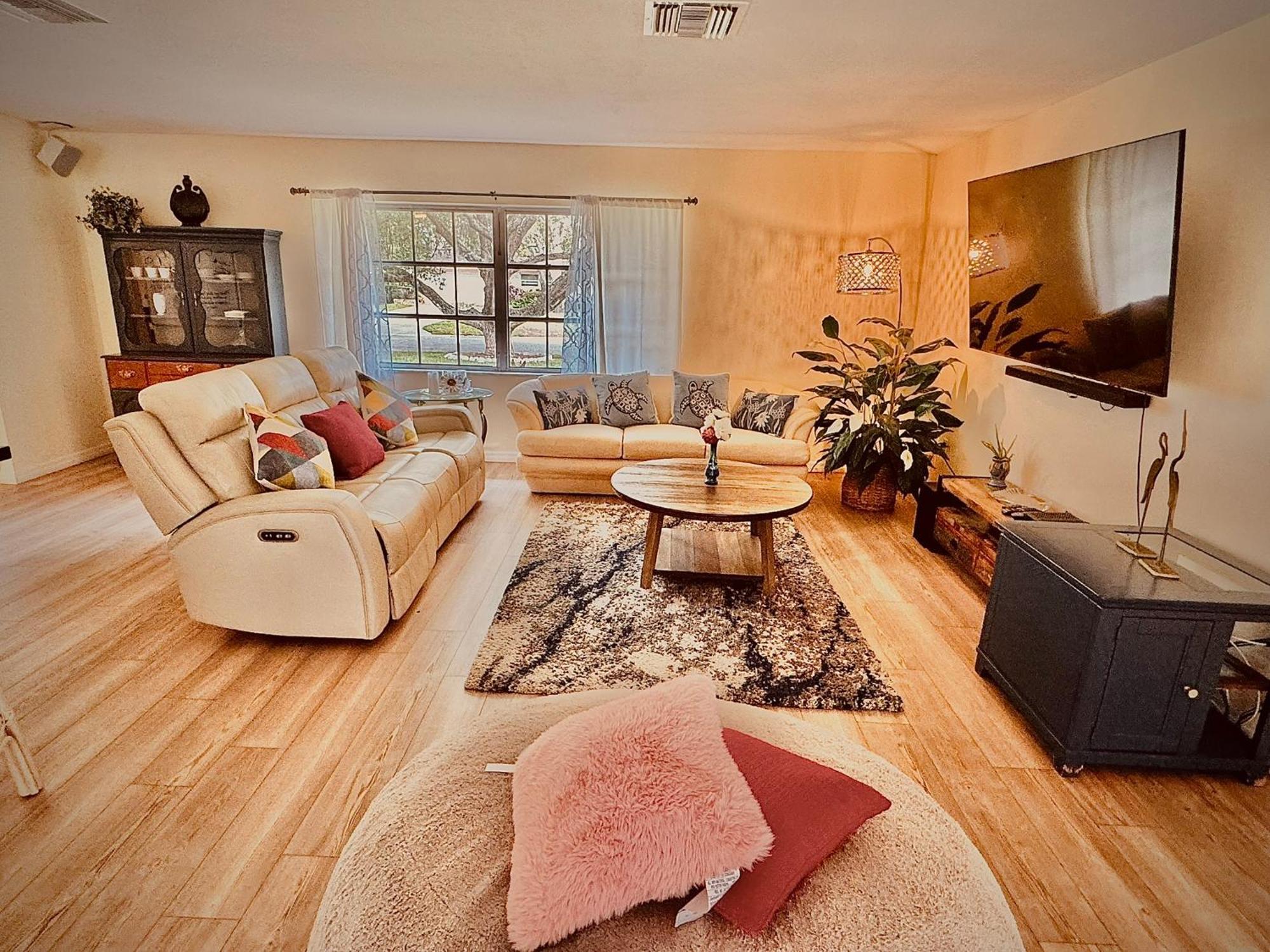 4 Bedroom Clearwater Vacation Home With Amazing Backyard מראה חיצוני תמונה