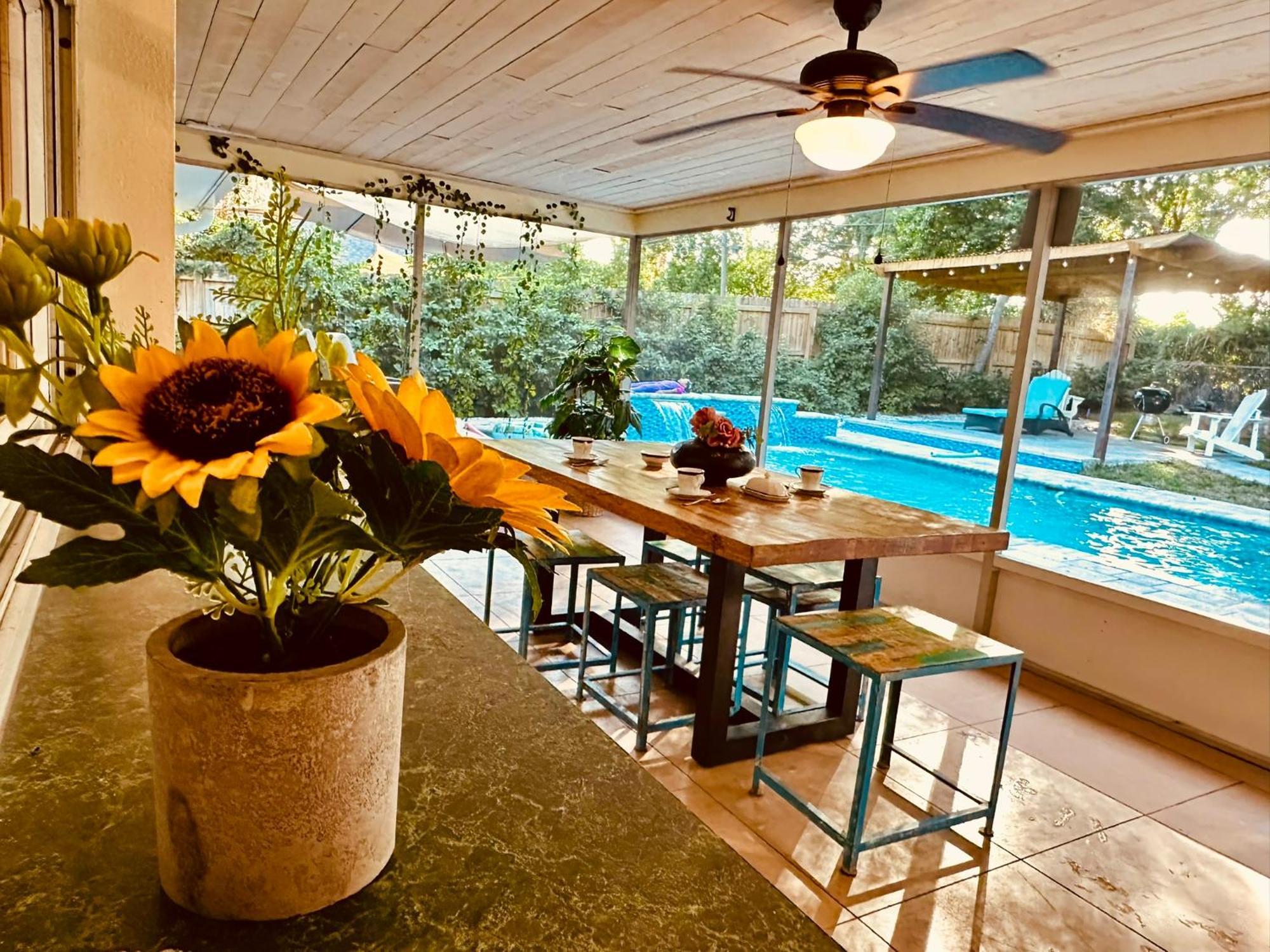 4 Bedroom Clearwater Vacation Home With Amazing Backyard מראה חיצוני תמונה